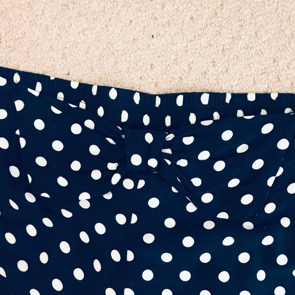 Forever21- XL Navy Polka Dot Bow shorts - Picture 3 of 4